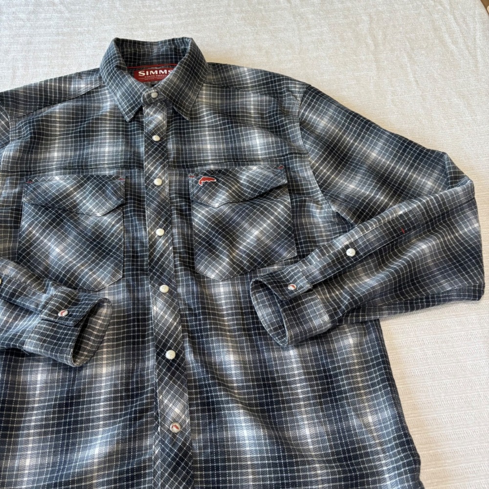 Simms Fishing Products Men Small Black White Plaid Long Sleeve Button Down Shirt